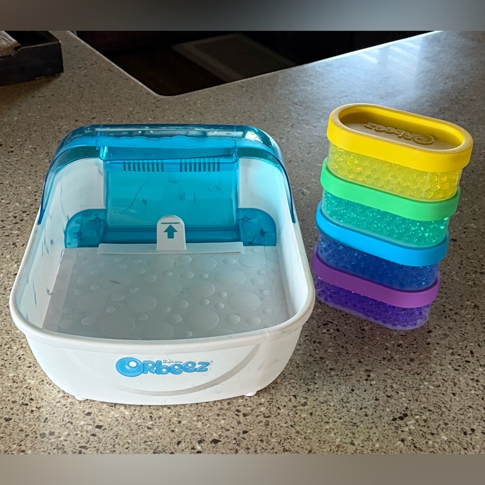 Orbeez foot spa with additional set of Orbeez